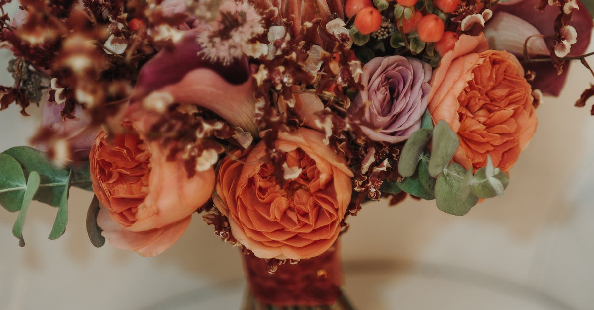 Incorporating Seasonal Flowers into Your Reception Centrepieces